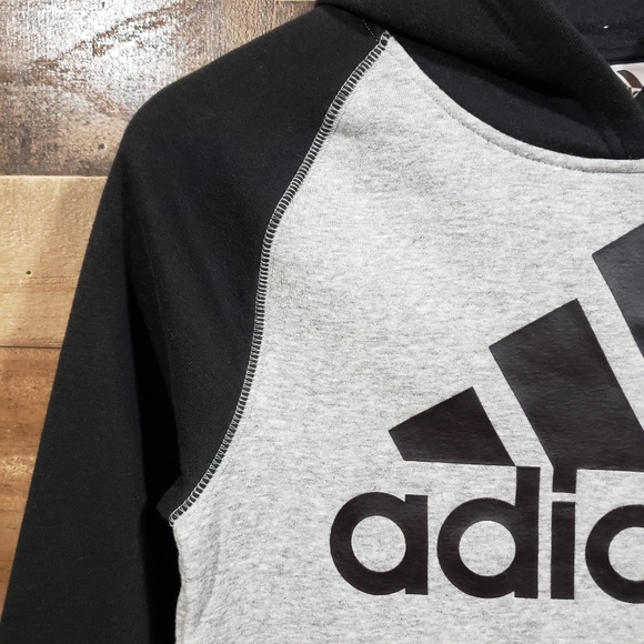 Adidas NWT hooded sweatshirt with large logo - Picture 3 of 6